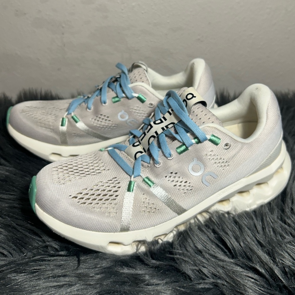 On Running Cloudsurfer 'Pearl Ivory' Women's White and Green Sneakers Size 7 - Picture 4 of 10